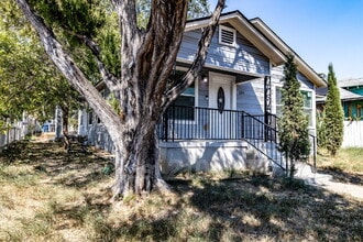 139 Hansford St in San Antonio, TX - Building Photo - Building Photo