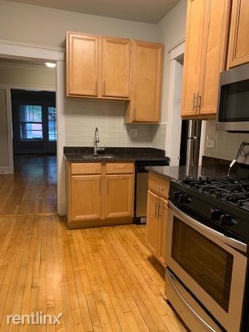 3702 N Fremont St-Unit -Apt 1 in Chicago, IL - Foto de edificio
