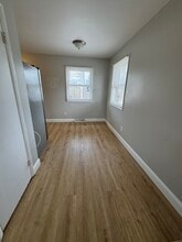 4929 Karl Rd, Unit 4929 in Columbus, OH - Foto de edificio - Building Photo