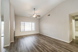 11001 N 55th Ave in Glendale, AZ - Building Photo - Building Photo