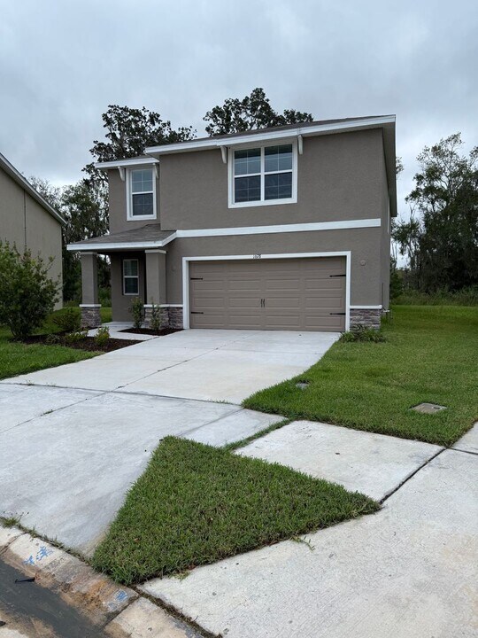 1678 Hazy Sea Dr in Plant City, FL - Building Photo