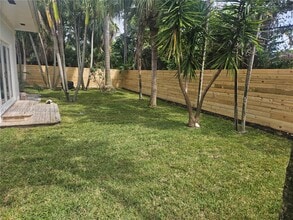 1070 N Shore Dr in Miami Beach, FL - Building Photo - Building Photo