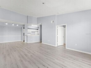 5530 Metrowest Blvd in Orlando, FL - Building Photo - Building Photo