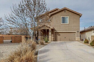 305 Manuel Sanchez Pl SW in Albuquerque, NM - Building Photo - Building Photo
