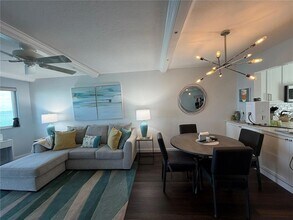 775 John Ringling Blvd, Unit 24 in Sarasota, FL - Foto de edificio - Building Photo