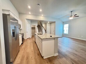 414-414 Nespral Dr in San Antonio, TX - Building Photo - Building Photo