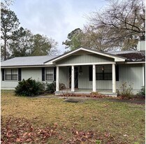 763 Dunlevie Rd in Allenhurst, GA - Building Photo