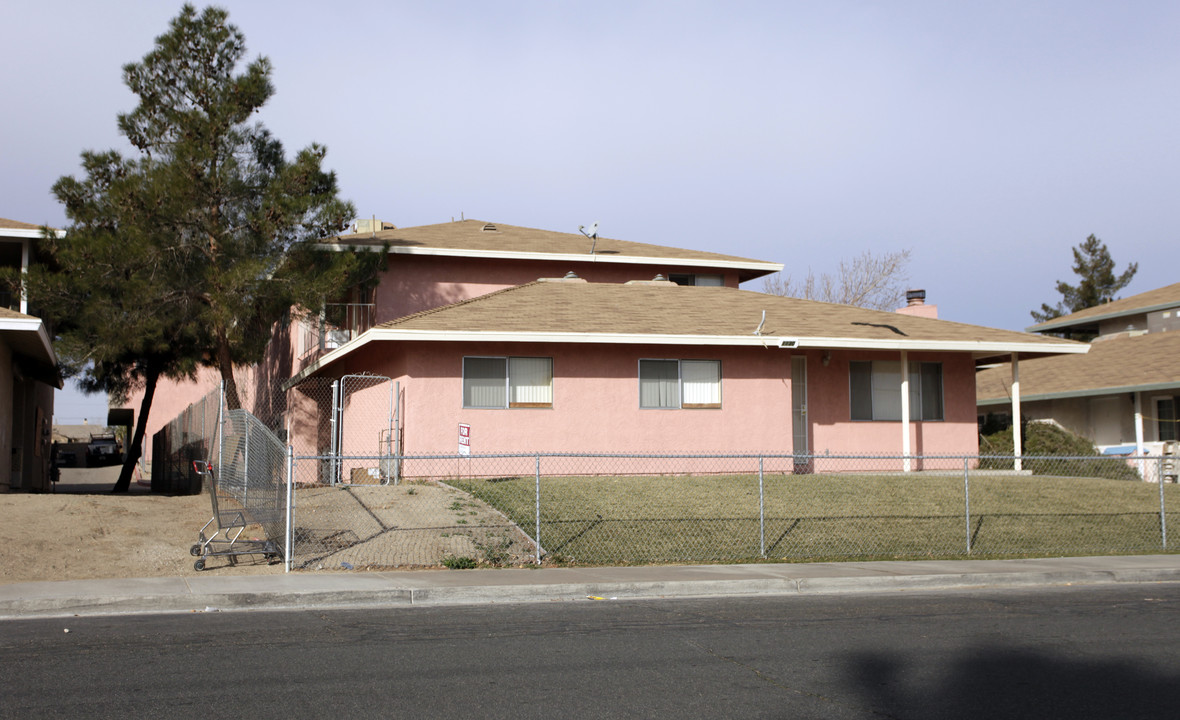 Logan Glen in Barstow, CA - Building Photo