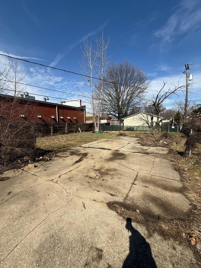 1236 E Clay St in Decatur, IL - Building Photo - Building Photo