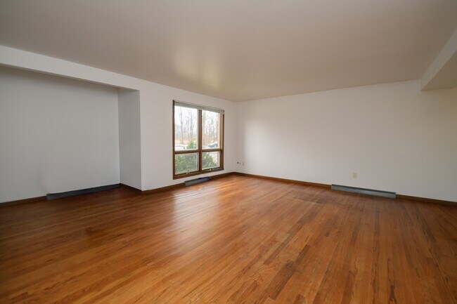 2403 W 63rd Ave, Unit 1 E in Merrillville, IN - Foto de edificio - Building Photo