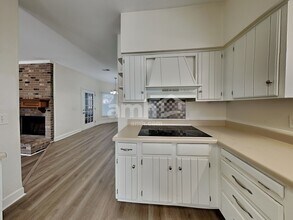 7012 Poplar Creek Trce in Nashville, TN - Foto de edificio - Building Photo