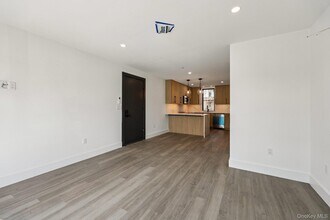 325 Manville Rd in Pleasantville, NY - Building Photo - Building Photo