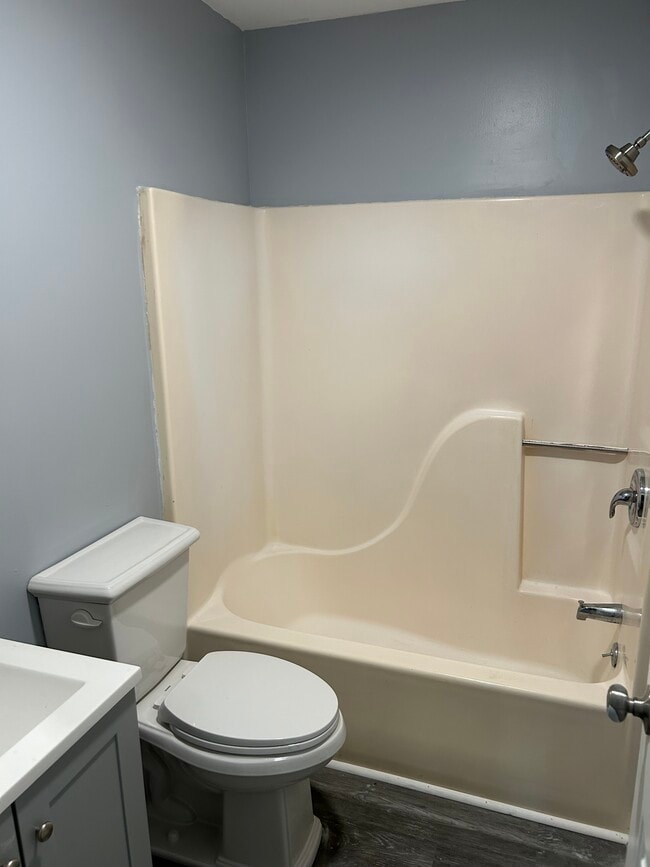 11 Hawkins St, Unit Apt #C in Derby, CT - Building Photo - Building Photo