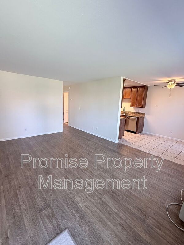 1240 N Broadway in Escondido, CA - Building Photo - Building Photo