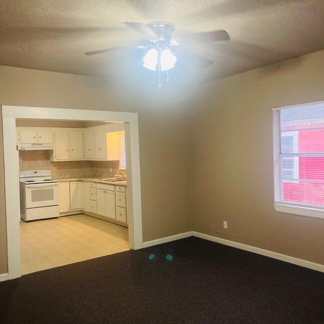4030 Howard St in Beaumont, TX - Building Photo - Building Photo