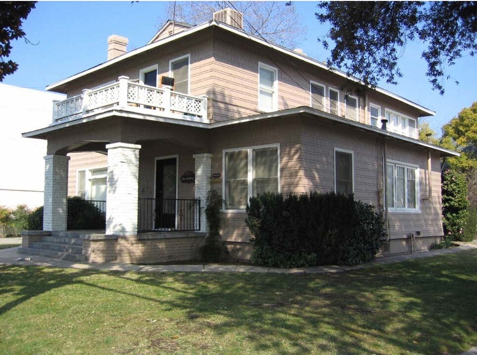 1143 E Olive Ave in Fresno, CA - Building Photo