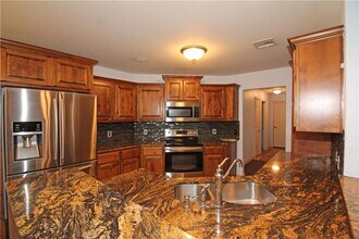 1200 Kensington Dr in Centerton, AR - Building Photo - Building Photo