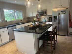 919 Valley Dr in Vista, CA - Building Photo - Building Photo
