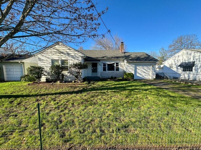 property at 1069 Evergreen Ave NE