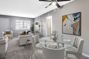 Caballo Crossing in Lexington, KY - Building Photo