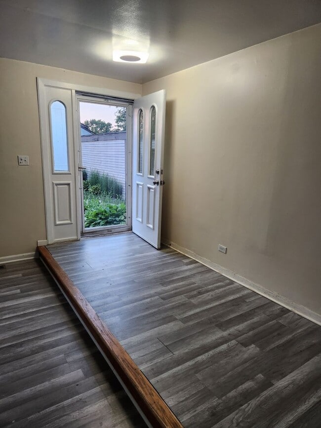 451 Doral Terrace in University Park, IL - Foto de edificio - Building Photo