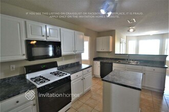 489 Lakewater Estates Dr in Stone Mountain, GA - Building Photo - Building Photo