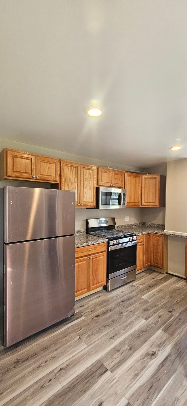 426 Darrow Ave, Unit 2 Bedroom in Plainfield, NJ - Building Photo - Building Photo