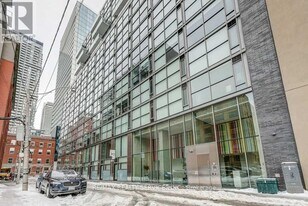 25 Oxley St in Toronto, ON - Building Photo
