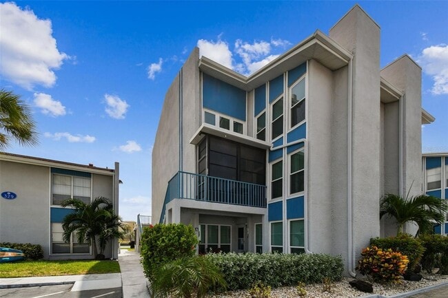 315 Medallion Blvd, Unit E in North Redington Beach, FL - Building Photo - Building Photo