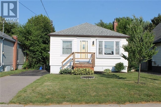 property at 191 E 25th St