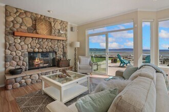 1882 Shore Ave in Freeland, WA - Building Photo - Building Photo