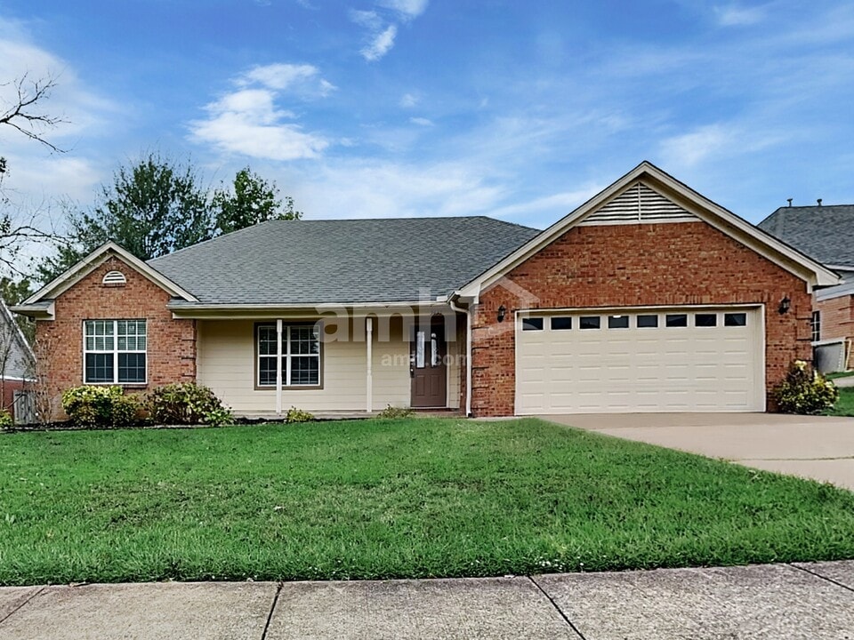 3433 Sundial Dr in Hernando, MS - Building Photo