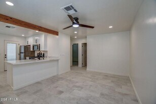 1411 S Bonarden Ln in Tempe, AZ - Building Photo