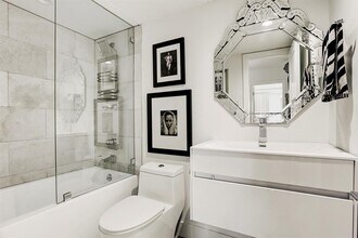 3600 Montrose Blvd in Houston, TX - Foto de edificio - Building Photo