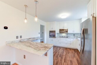 2003 Cool Spring Dr in Alexandria, VA - Building Photo - Building Photo