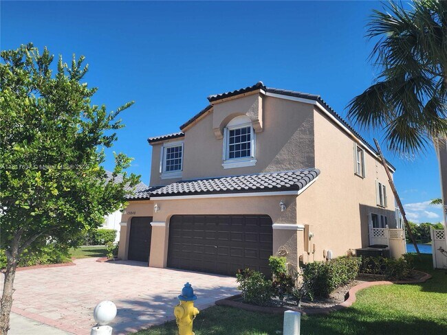 15840 NW 16th Ct in Pembroke Pines, FL - Building Photo - Building Photo