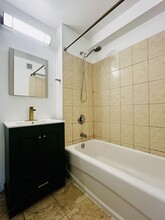 20 2nd St, Unit 1705 in Jersey City, NJ - Foto de edificio - Building Photo