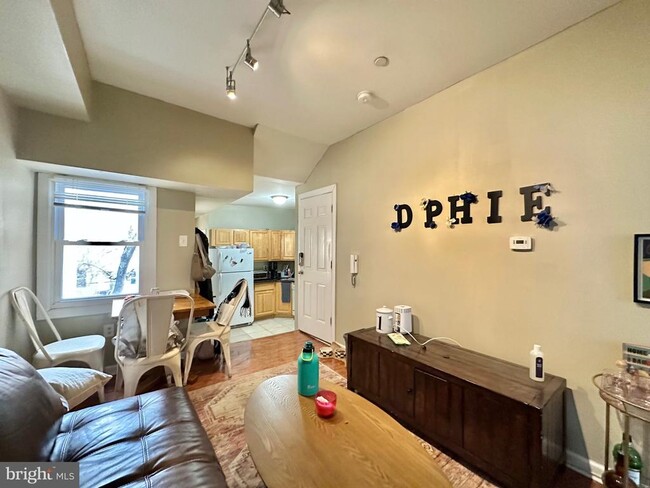 1842 N Bouvier St in Philadelphia, PA - Building Photo - Building Photo