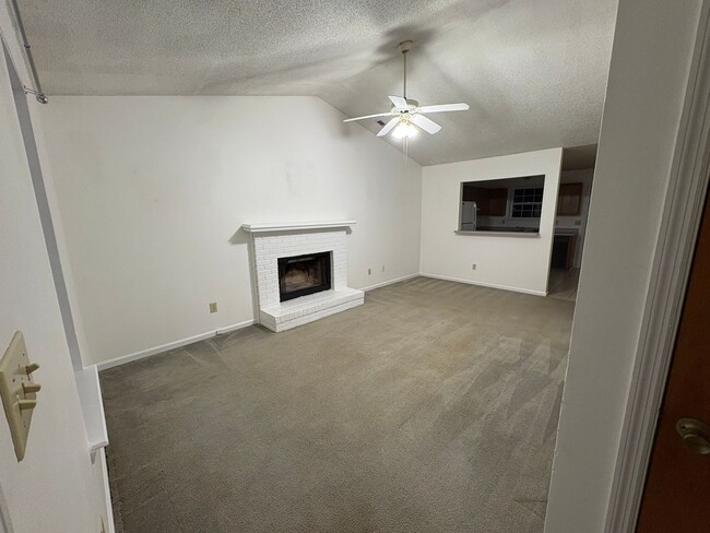 2296 Knollwood Ln in Piney Green, NC - Building Photo - Building Photo