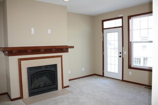 17157 72nd Ave N in Maple Grove, MN - Building Photo