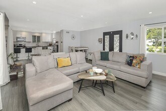 22229 Covello St in Los Angeles, CA - Building Photo - Building Photo