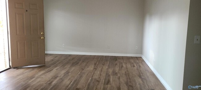 6214 Robinhood Ln NW, Unit B in Huntsville, AL - Building Photo - Building Photo