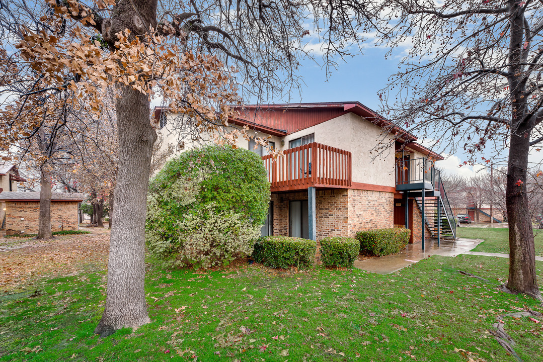 Foxfire Apartment Homes in Denton, TX - Foto de edificio