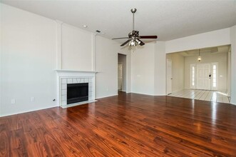 2825 Clearmeadow Dr in Mesquite, TX - Building Photo - Building Photo