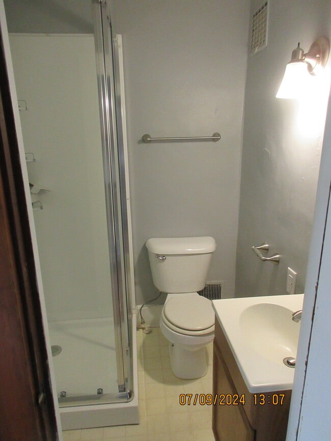 919 W 8th St, Unit A in Anderson, IN - Building Photo - Building Photo