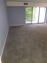 56 Welsh Tract Rd, Unit 304 in Newark, DE - Foto de edificio - Building Photo