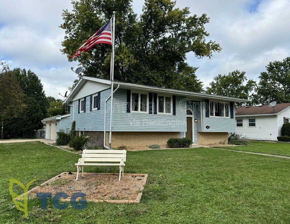 1802 Herbert St in Streator, IL - Building Photo