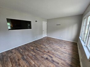 1467 Broadlawns Ln in St. Louis, MO - Building Photo - Building Photo