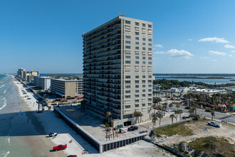 Towers Ten Condominium in Daytona Beach Shores, FL - Building Photo - Building Photo