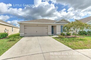 16315 Little Garden Dr in Wimauma, FL - Building Photo